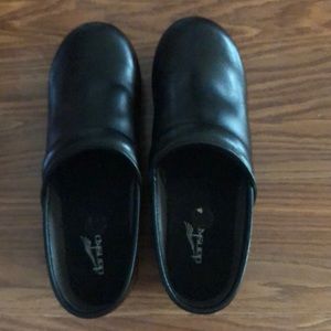 Dansko work shoes size 39 (US size 9)